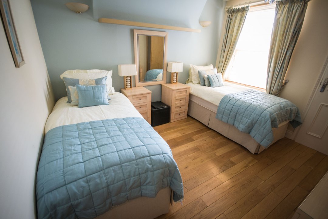 Room2